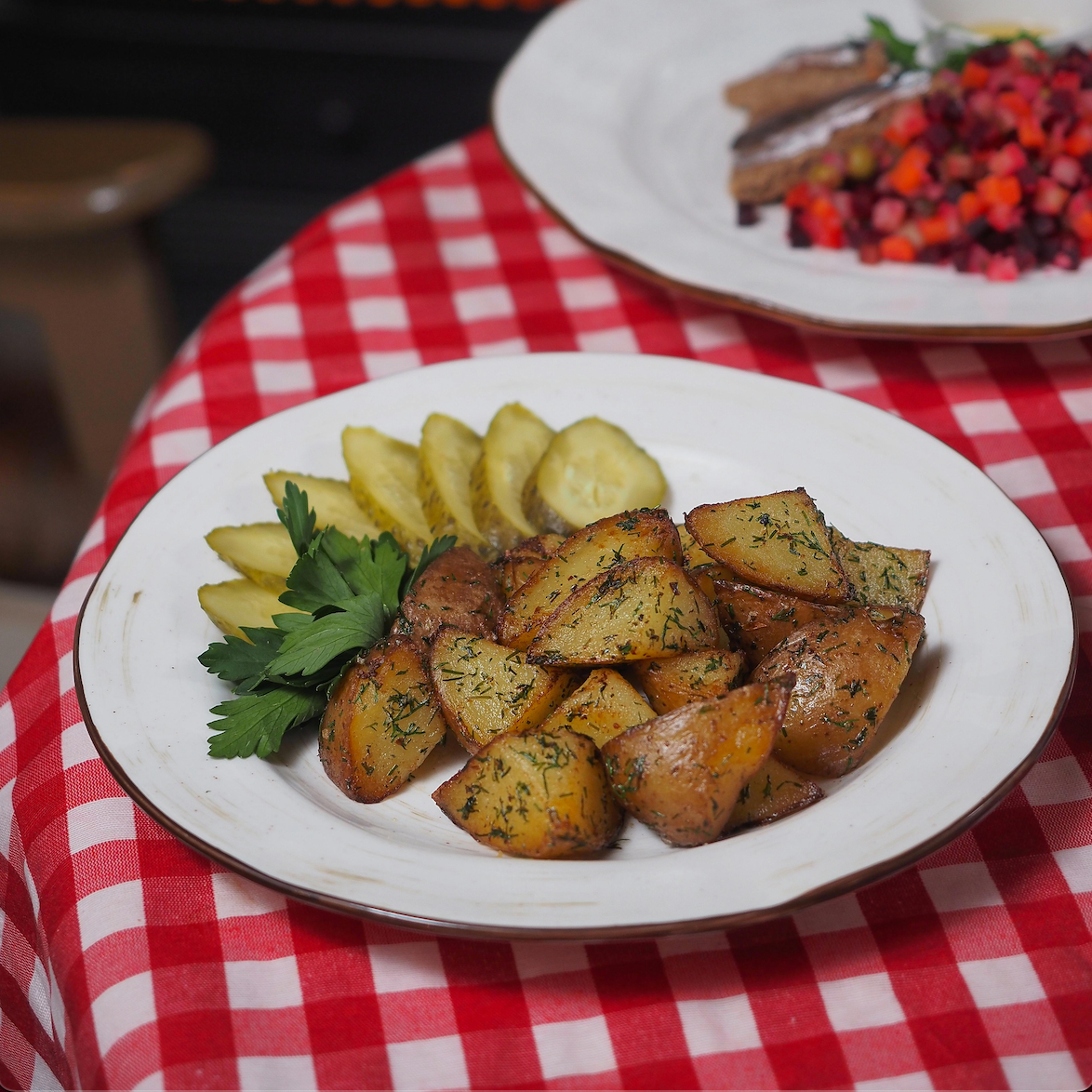 Delicious roast potatoes created by the Zoomgoods AF34 dual zone air fryer