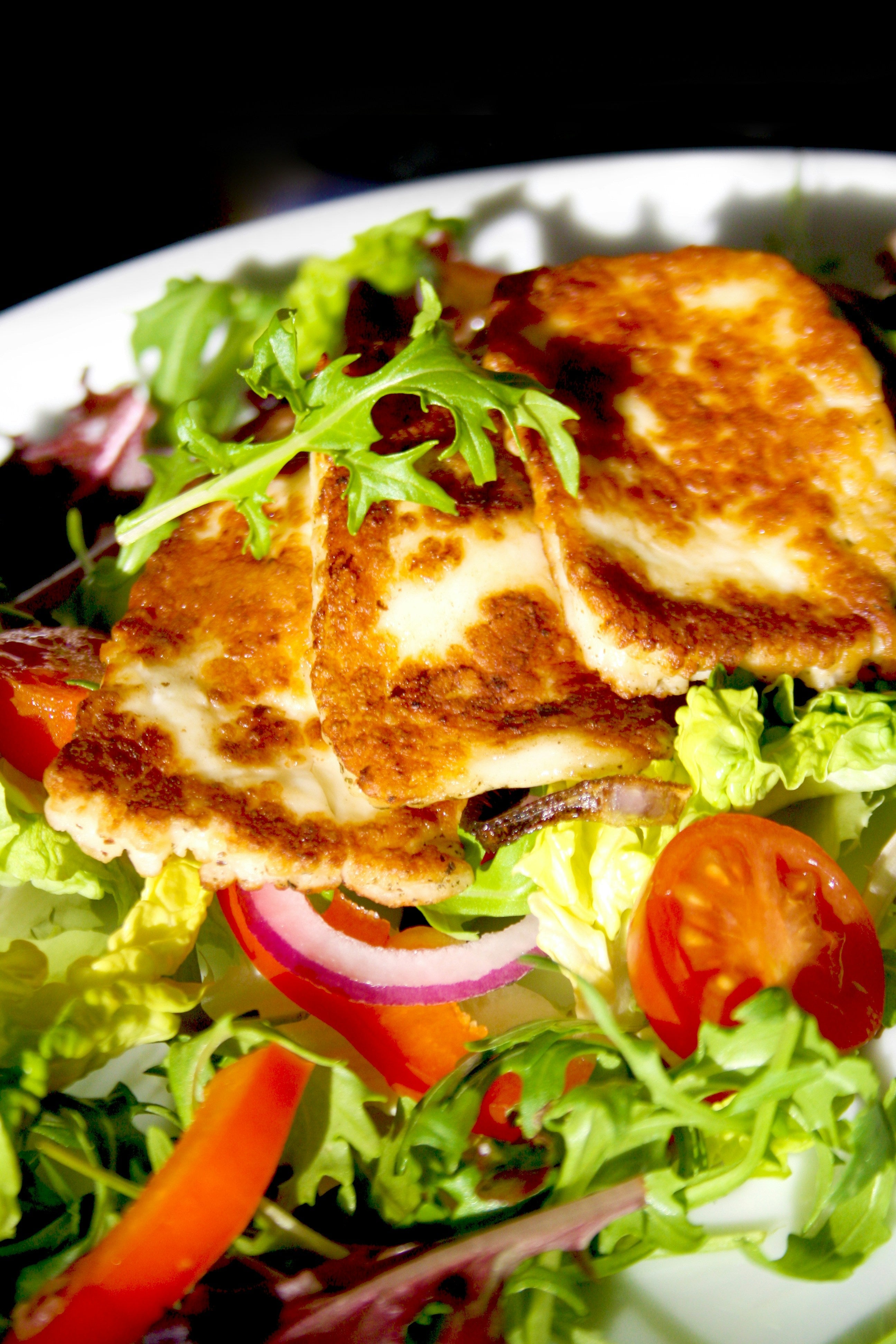 Delicious, crispy halloumi snacks made using the Zoomgoods AF34 dual zone air fryer