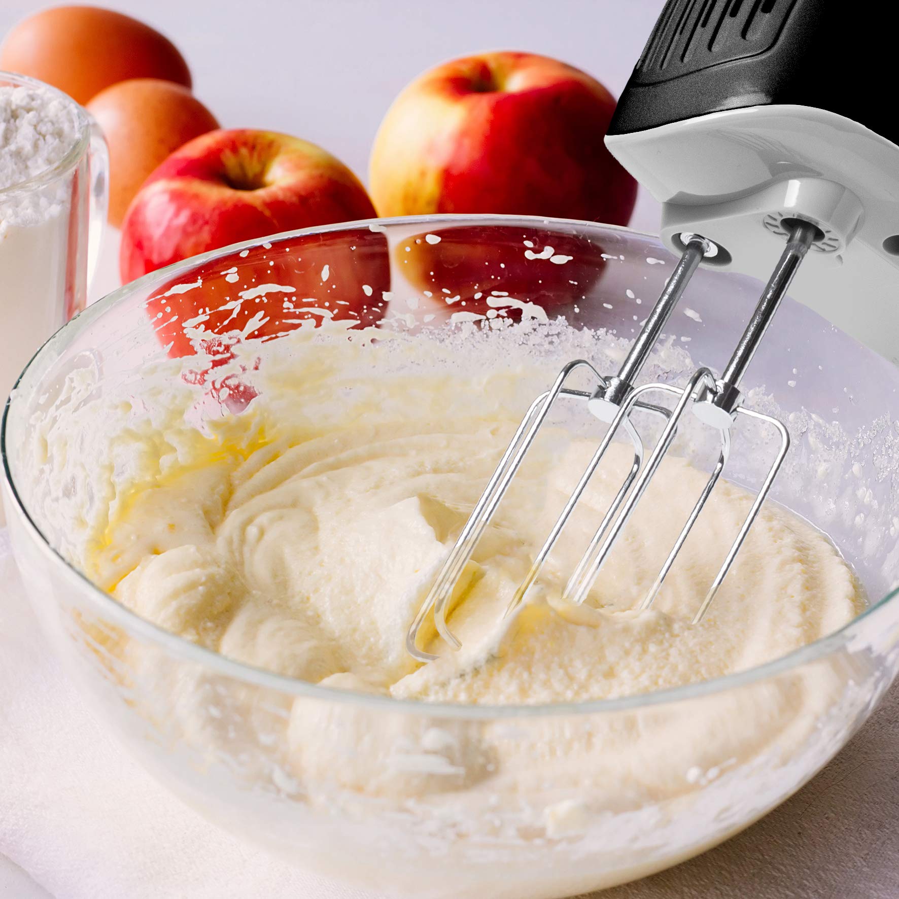 Zoomgoods Hand Mixer Electric Whisk HM4 BK Kitchen Handheld Hand Held Food Mixers for Baking, Dough, Bread, Eggs, Cake Mix, Cream, Brownie Maker Mixer with Whisker Hooks Beater Storage Case 400W - Black