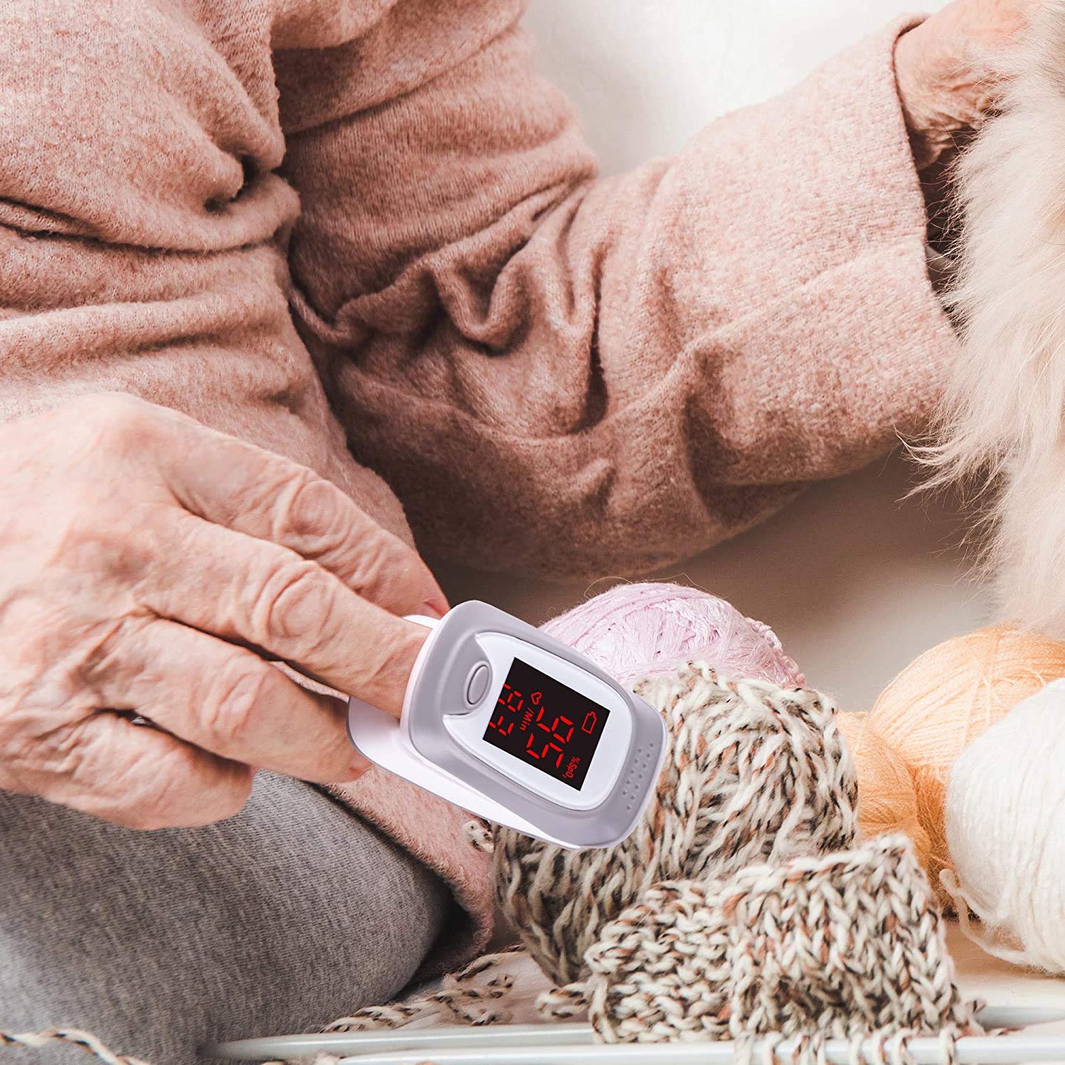 Zoomgoods Fingertip Pulse Oximeter OX01R Blood Oxygen Level Monitor for Measuring Blood Oxygen & Pulse Rate, Finger Pulse Monitor with Lanyard & Carry Pouch