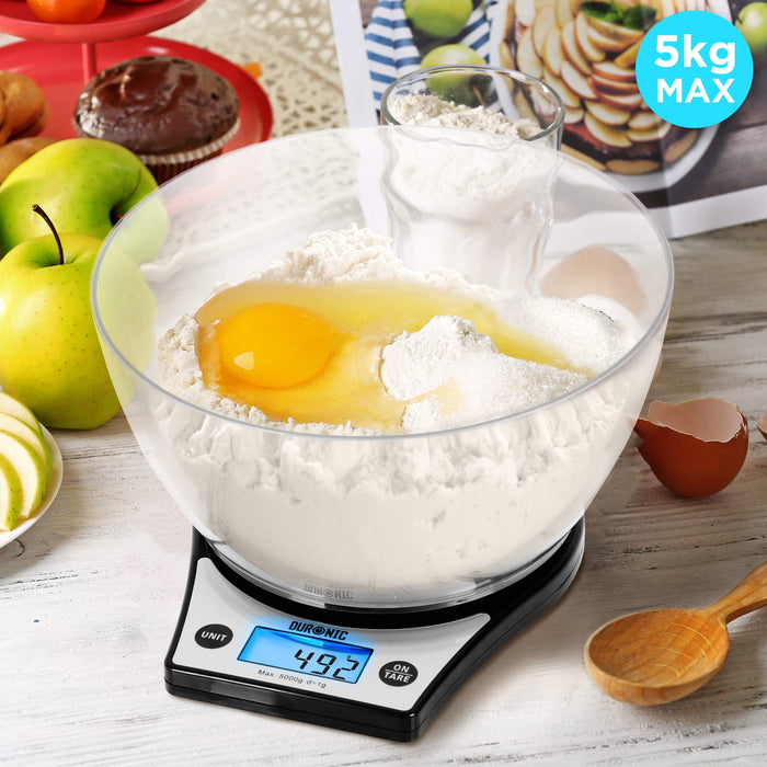 Zoomgoods KS6000 digital weight scales measuring bowl filled with egg and flour with a maximum of 5kg weight