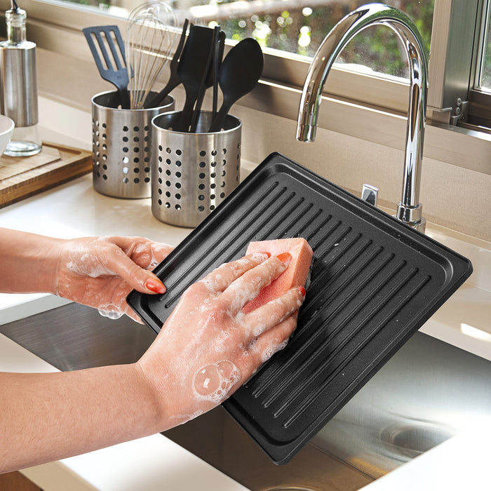 Zoomgoods SWM60 sandwich maker showing easy to clean handwashing griddle plates