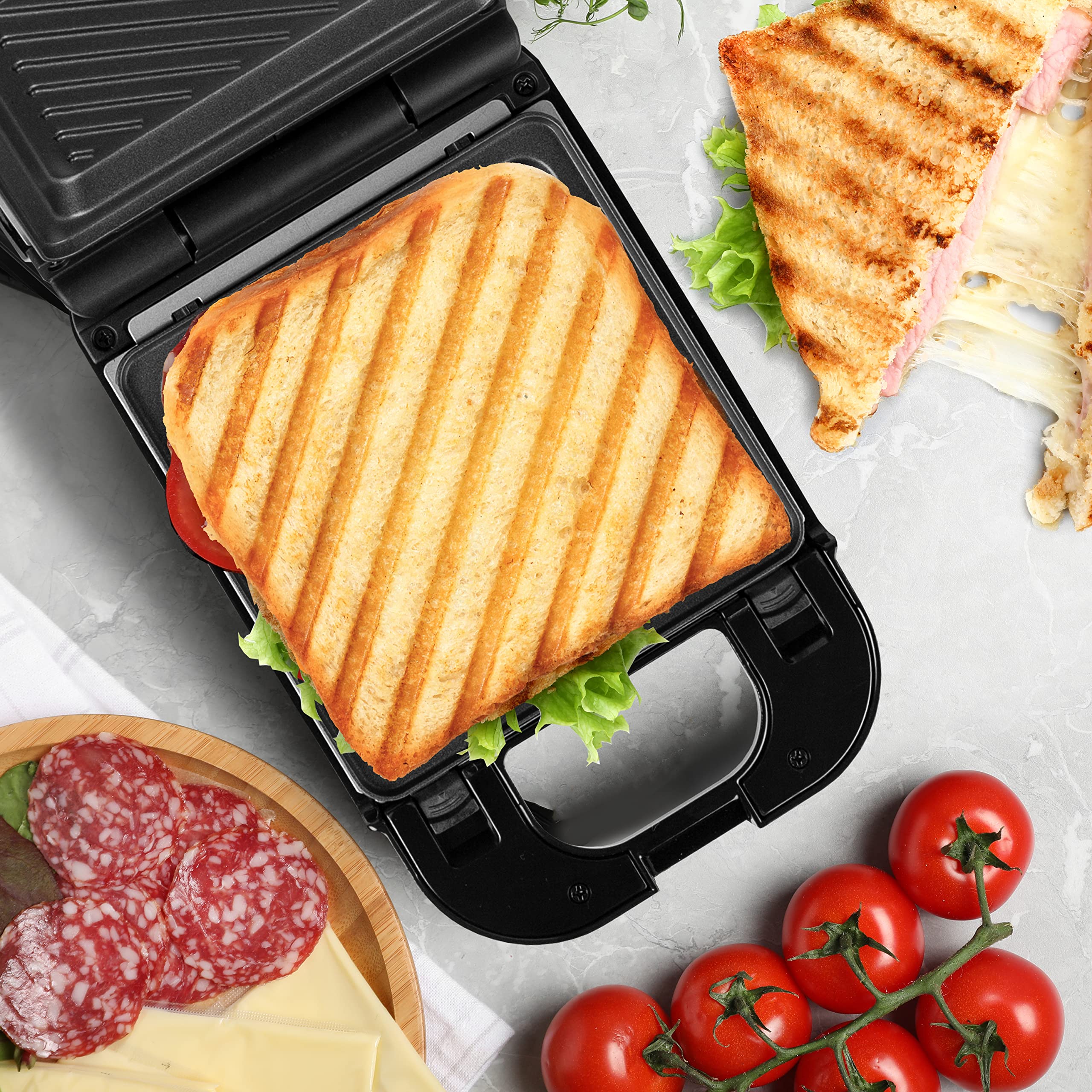 Zoomgoods WM32 sandwich cooker cooking ham and tomato sandwich